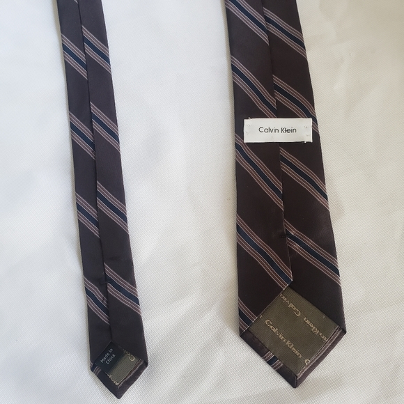 Calvin Klein Nuetral Color Silk Tie - Picture 6 of 7